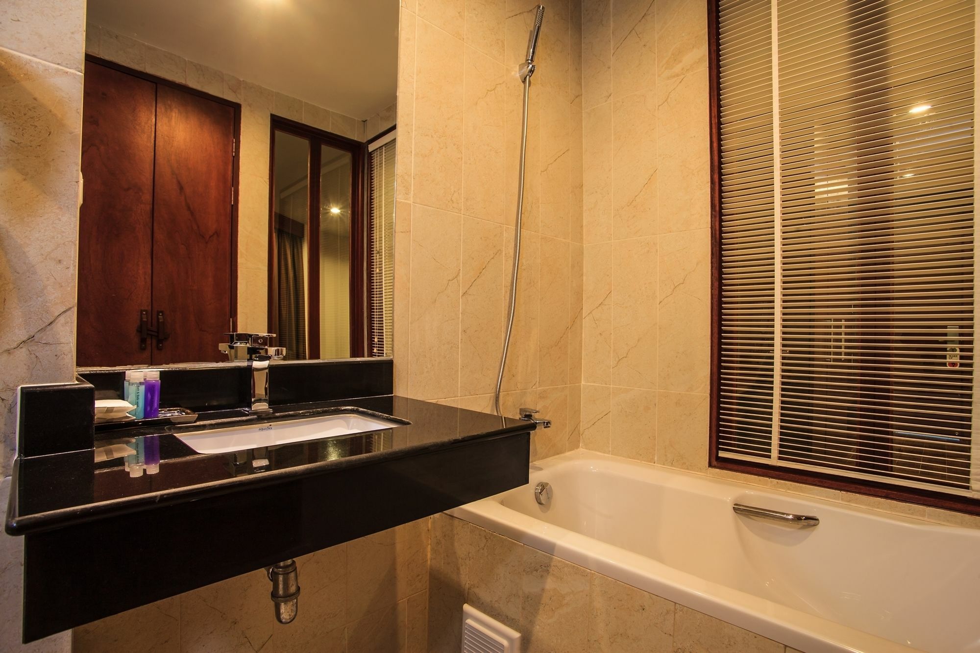 Paksaa Boutique Hotel Patong Ngoại thất bức ảnh