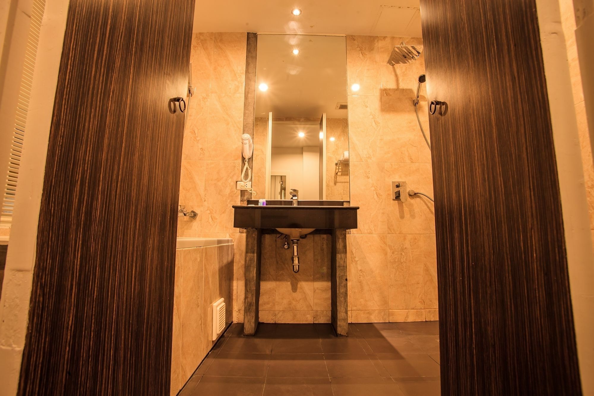 Paksaa Boutique Hotel Patong Ngoại thất bức ảnh