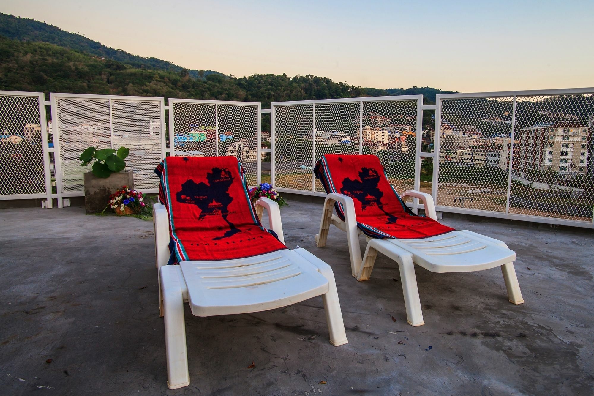 Paksaa Boutique Hotel Patong Ngoại thất bức ảnh